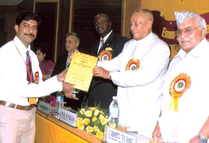 Mr. and Mrs. Hemant Girme with Swami Ramdev