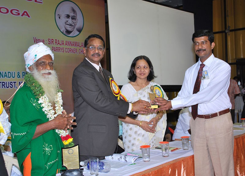 Mr. and Mrs. Hemant Girme with Swami Ramdev
